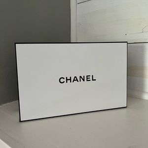 Medium Chanel Gift Box NEW